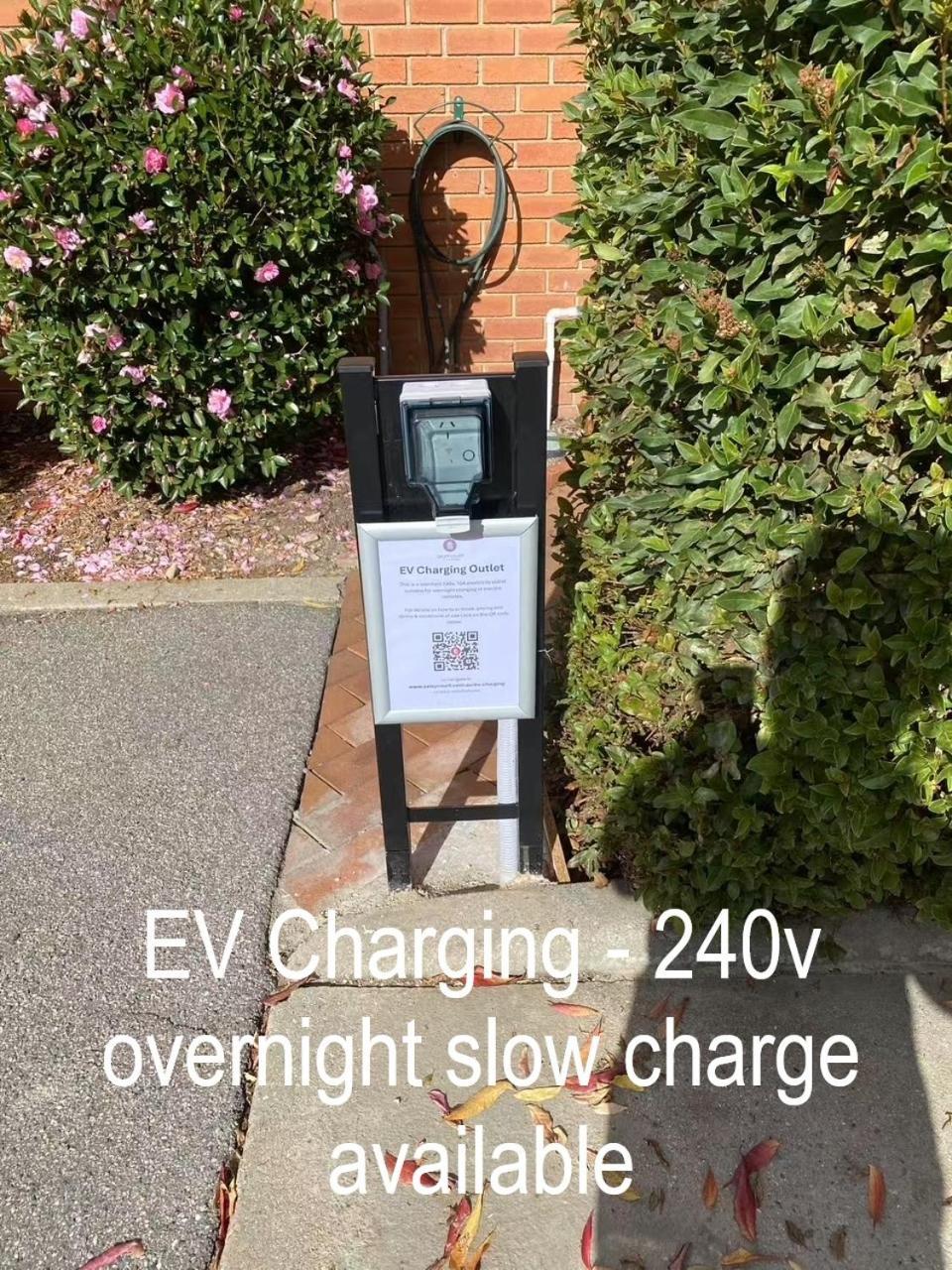 Oxley Court Serviced Canberra